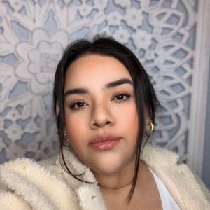 Meet your Posher, Dania